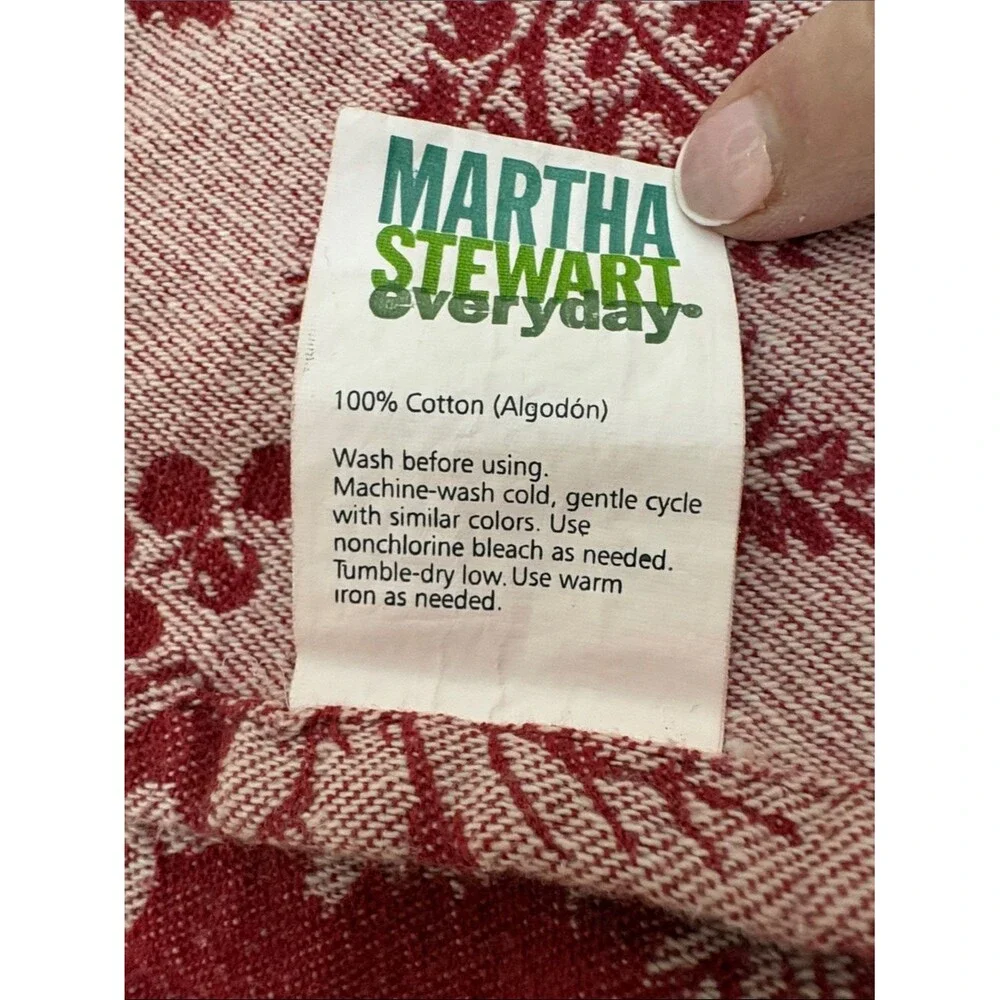 Martha Stewart Round Red and Cream Leaf Jacquard Textile